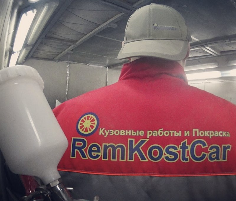 Мастер RemKostCar за работой